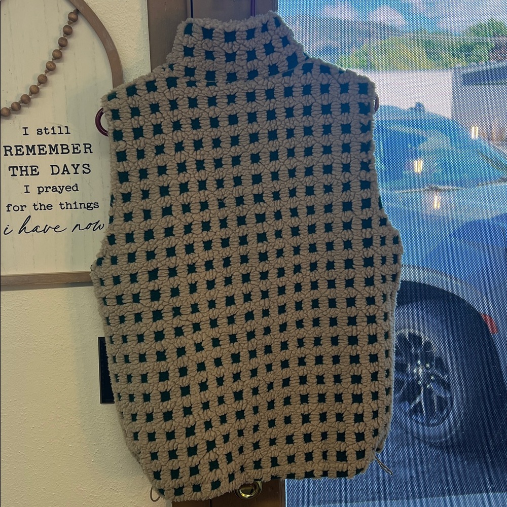 BKE Vest - Picture 2 of 3